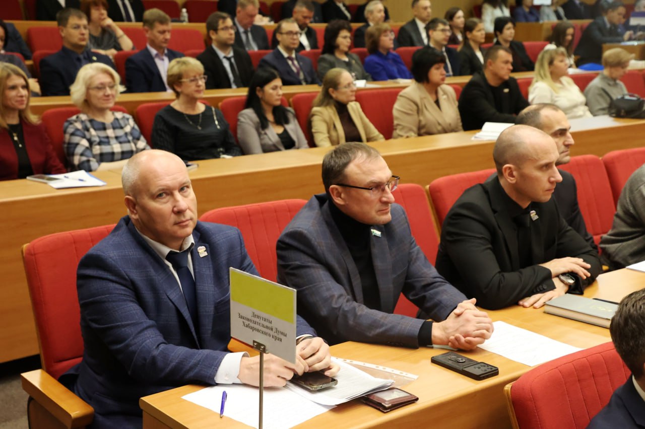 Депутаты Законодательной Думы Хабаровского края приняли участие в расширенном заседании правительства региона Депутаты Законодательной Думы Хабаровского края приняли участие в расширенном заседании правительства региона