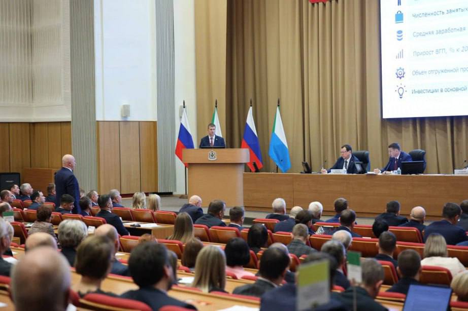 Дмитрий Демешин: «Комсомольск-на-Амуре – это важнейший город для Дальнего Востока, это город Президентского внимания» Дмитрий Демешин: «Комсомольск-на-Амуре – это важнейший город для Дальнего Востока, это город Президентского внимания»