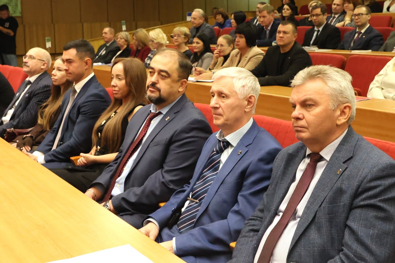 Депутаты Законодательной Думы Хабаровского края приняли участие в расширенном заседании правительства региона Депутаты Законодательной Думы Хабаровского края приняли участие в расширенном заседании правительства региона