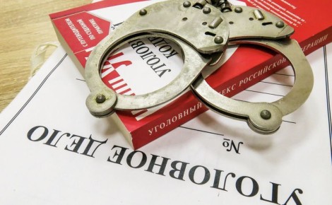 В Хабаровске перед судом предстанет мужчина за убийство соседа и покушение на убийство его подруги