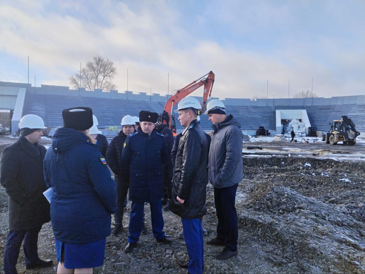 В продолжение рабочей поездки заместитель прокурора Хабаровского края Олег Алексеев проверил ход строительства важных социальных объектов, возводимых в рамках Долгосрочного плана комплексного социально-экономического...