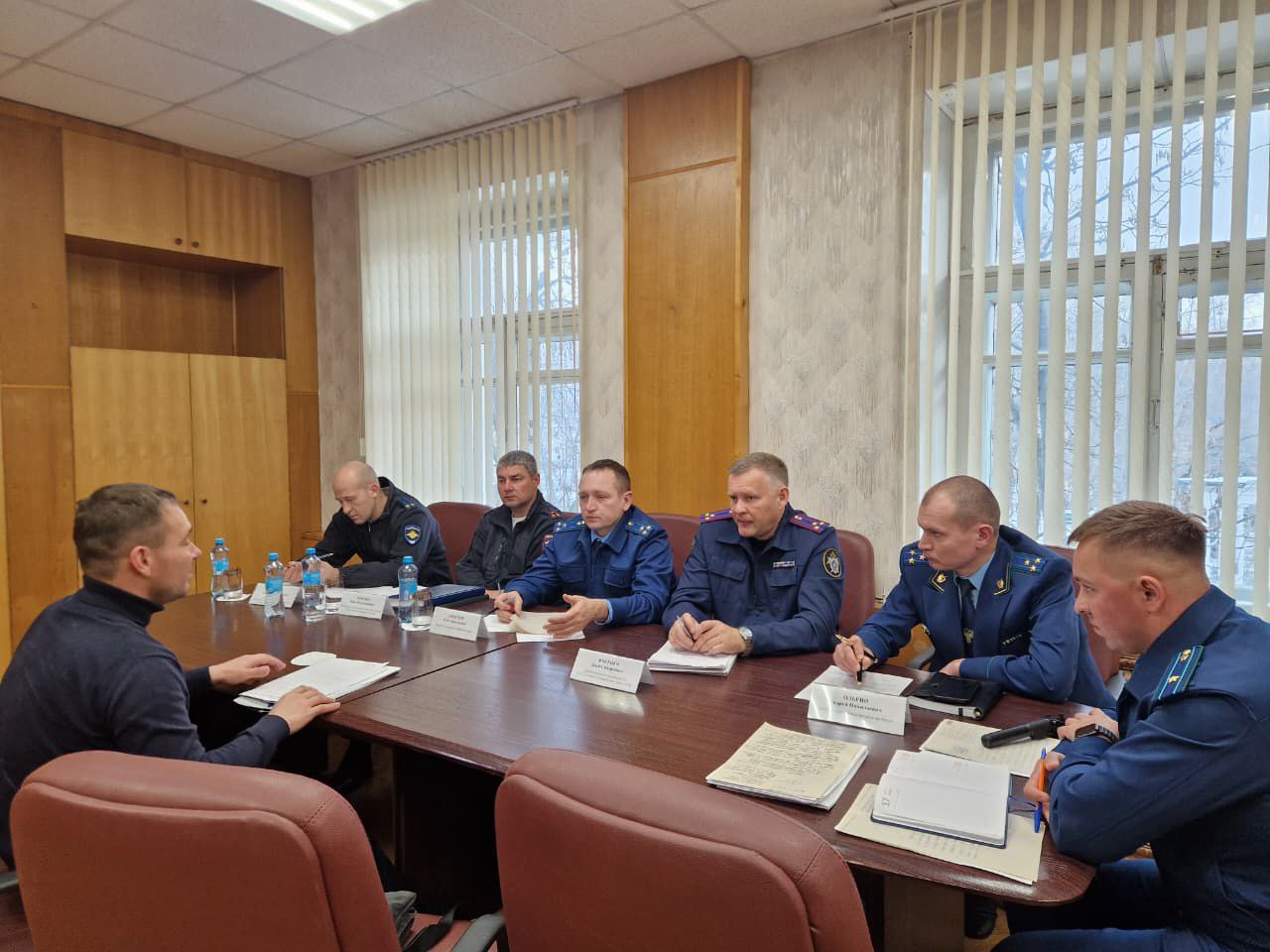 Заместитель прокурора края Олег Алексеев совместно с руководителями региональных правоохранительных органов провели совместный прием граждан г. Комсомольска-на-Амуре и Комсомольского района Заместитель прокурора края Олег Алексеев совместно с руководителями региональных правоохранительных органов провели совместный прием граждан г. Комсомольска-на-Амуре и Комсомольского района