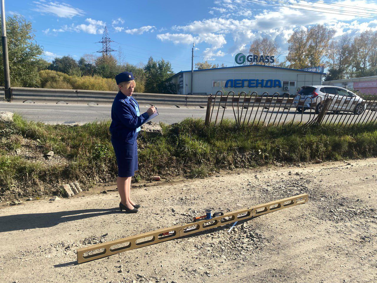 В Хабаровске после вмешательства прокуратуры будет отремонтирована дорога местного значения В Хабаровске после вмешательства прокуратуры будет отремонтирована дорога местного значения