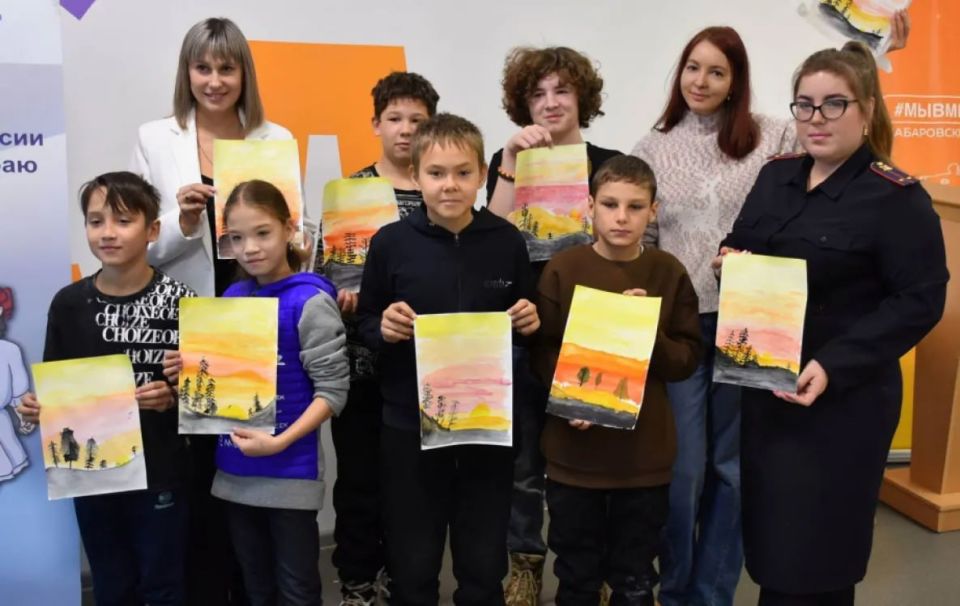 Жителей Амурска позвали в арт-проект «Вместе творим» Жителей Амурска позвали в арт-проект «Вместе творим»