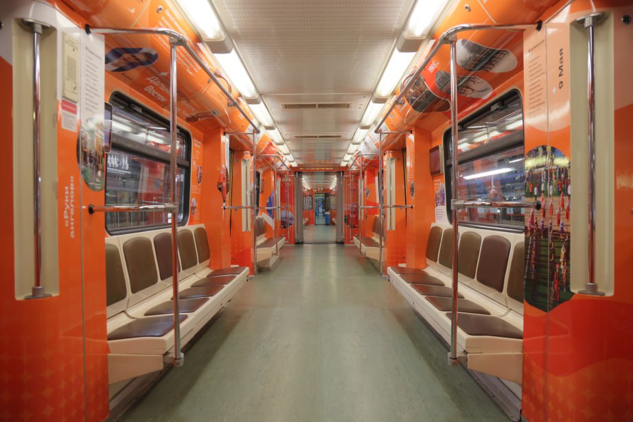 В московском метро запустили тематический поезд «Дальневосточный экспресс» В московском метро запустили тематический поезд «Дальневосточный экспресс»