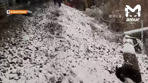 Кадры с места аварии поезда и пассажирского автобуса в Хабаровске