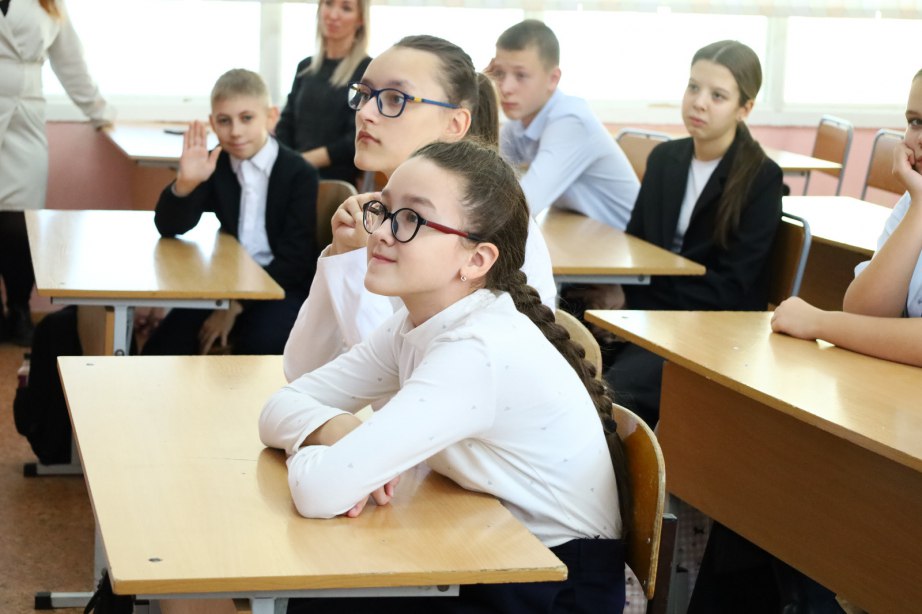 Хабаровским школьникам рассказали о полезных цифровых привычках Хабаровским школьникам рассказали о полезных цифровых привычках