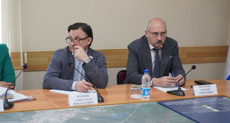 Александр Жорник: По приглашению министра финансов Хабаровского края Валентина Костюшина, принял участие в выездном совещании, посвящённом формированию бюджета города Комсомольска-на-Амуре на 2026 год и плановый период... Александр Жорник: По приглашению министра финансов Хабаровского края Валентина Костюшина, принял участие в выездном совещании, посвящённом формированию бюджета города Комсомольска-на-Амуре на 2026 год и плановый период...