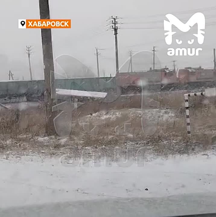 Автобус с пассажирами и поезд столкнулись в Хабаровске