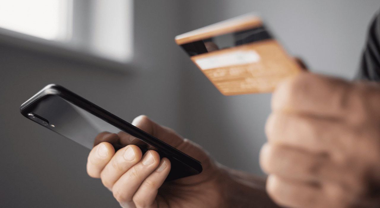 В Солнечном районе перед судом предстанет местная жительница за кражу 30 тыс