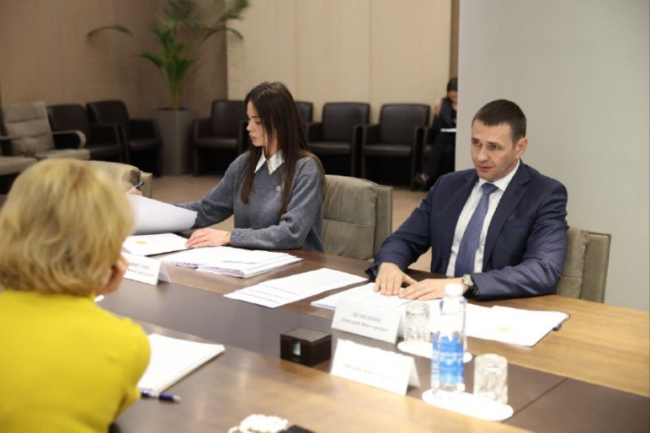 Дмитрий Демешин обсудил развитие агропромышленного комплекса Хабаровского края с Министром сельского хозяйства РФ Оксаной Лут Дмитрий Демешин обсудил развитие агропромышленного комплекса Хабаровского края с Министром сельского хозяйства РФ Оксаной Лут