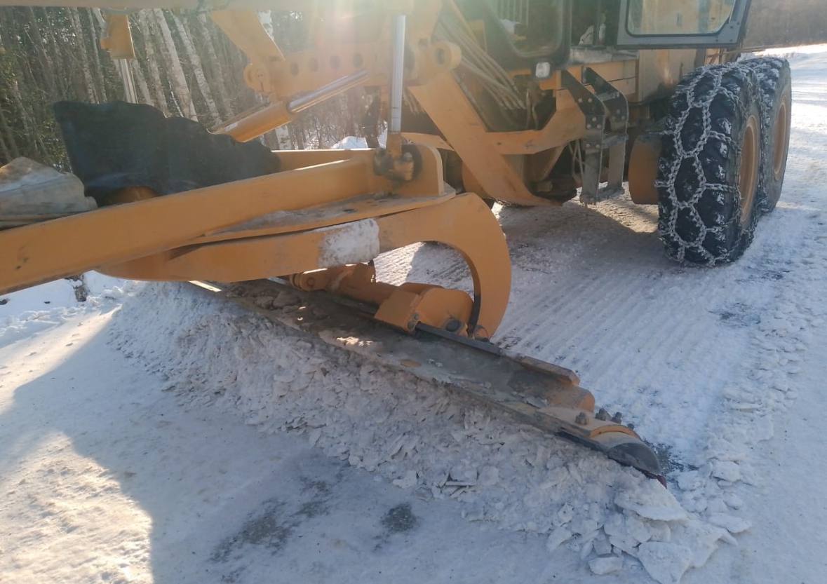 В Хабаровске снег — городские дорожные службы уже на улицах! В Хабаровске снег — городские дорожные службы уже на улицах!