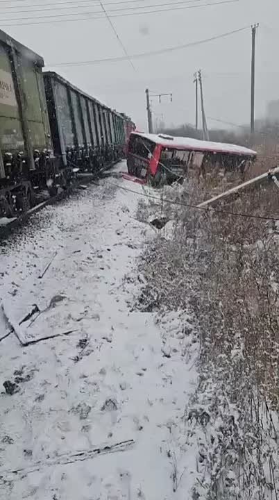 Сергей Кравчук: Выехал на место аварии, которая произошла на нерегулируемом железнодорожном переезде в районе улицы Кола Бельды