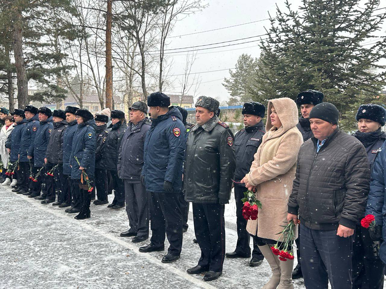 В Хабаровском крае открыт мемориал в память о сотрудниках, павших при защите Отечества в ходе специальной военной операции В Хабаровском крае открыт мемориал в память о сотрудниках, павших при защите Отечества в ходе специальной военной операции