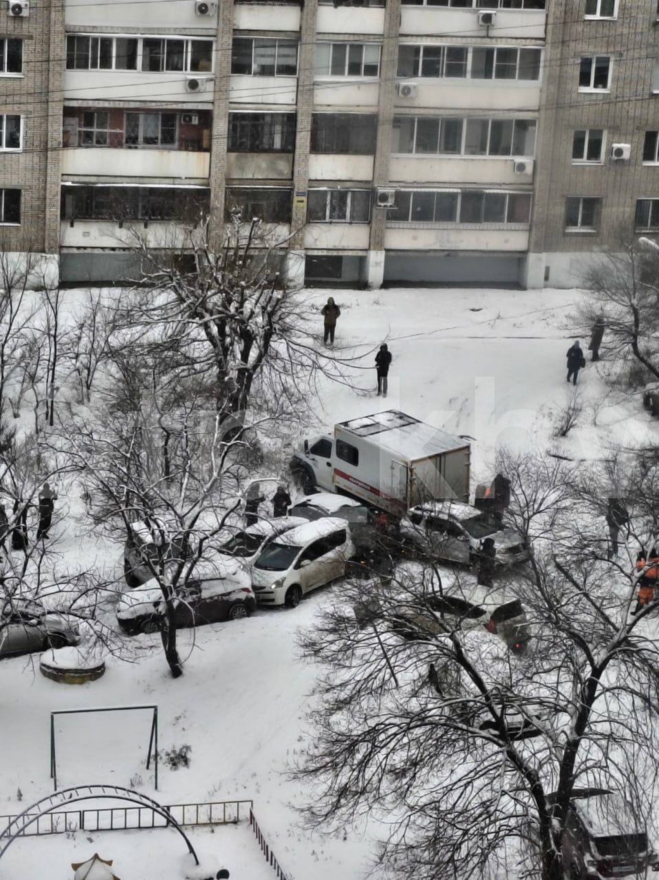 «День жестянщика» наступил в Хабаровске из-за сильного снегопада «День жестянщика» наступил в Хабаровске из-за сильного снегопада