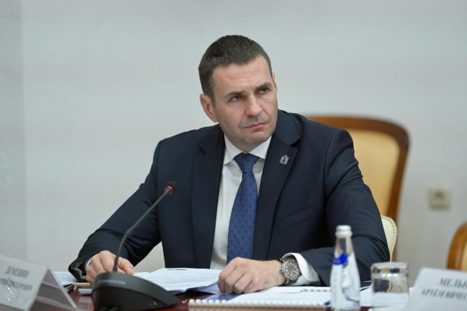 Полпред Президента РФ в ДФО провел совещание по вопросу технологического и промышленного развития Хабаровского края Полпред Президента РФ в ДФО провел совещание по вопросу технологического и промышленного развития Хабаровского края