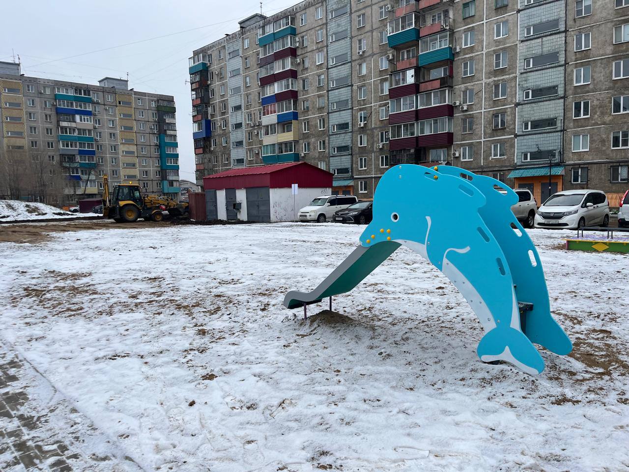 Александр Жорник: В ходе рабочей поездки в Комсомольск-на-Амуре посетил дворы по адресам Вокзальная 80, Вокзальная 80/2 и Дикопольцева 32. Эти территории были благоустроены в этом году по государственной программе... Александр Жорник: В ходе рабочей поездки в Комсомольск-на-Амуре посетил дворы по адресам Вокзальная 80, Вокзальная 80/2 и Дикопольцева 32. Эти территории были благоустроены в этом году по государственной программе...