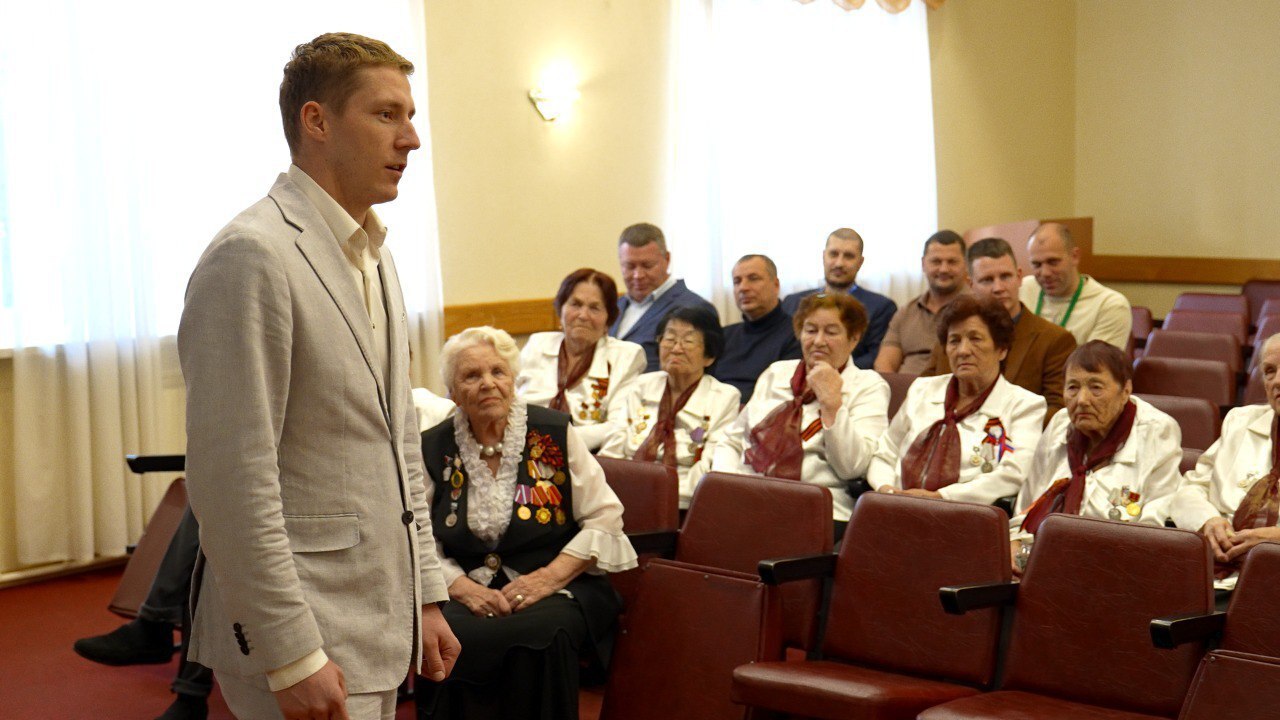 Участники региональной программы «Герои Vостока» посетили Хабаровский специальный дом ветеранов № 1 Участники региональной программы «Герои Vостока» посетили Хабаровский специальный дом ветеранов № 1