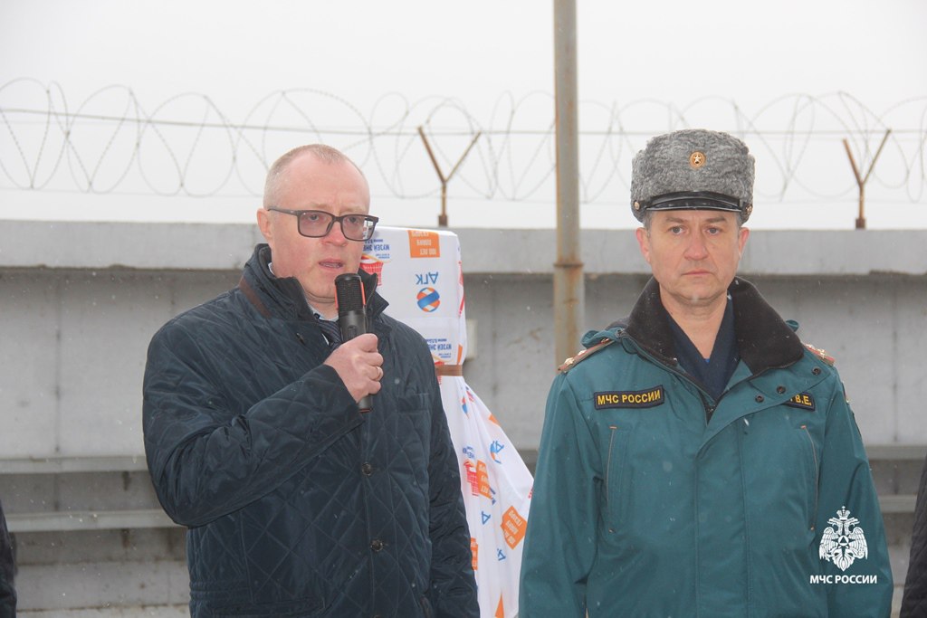 Стихии вопреки: подвиг дальневосточников 2013 года увековечен в памятной стеле Стихии вопреки: подвиг дальневосточников 2013 года увековечен в памятной стеле