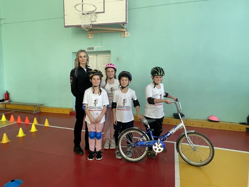 На пути к безопасности: юные инспекторы сразились в конкурсе «Безопасное колесо» На пути к безопасности: юные инспекторы сразились в конкурсе «Безопасное колесо»