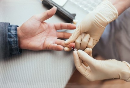 Как поддерживать здоровье сосудов и крови после 55: практические рекомендации