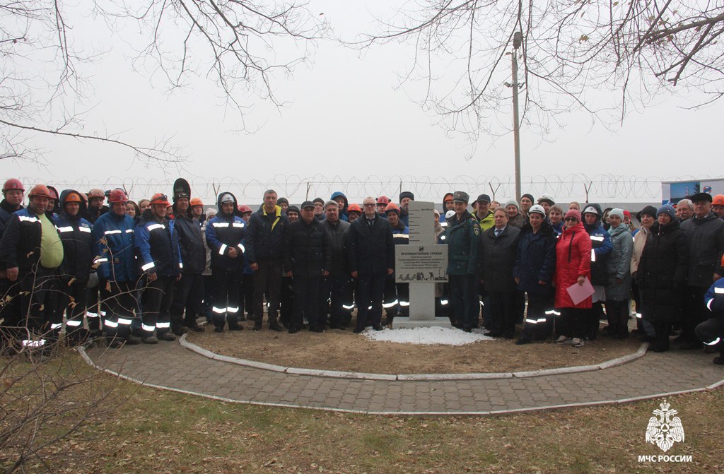В Хабаровске установили памятник борцам с наводнением 2013 года В Хабаровске установили памятник борцам с наводнением 2013 года