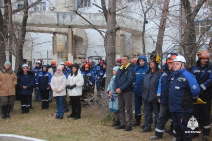 Стихии вопреки: подвиг дальневосточников 2013 года увековечен в памятной стеле