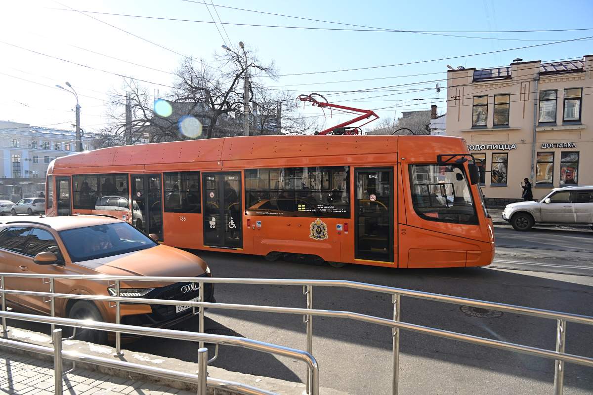 Трамвай без кондуктора заметили жители Хабаровска на первом маршруте