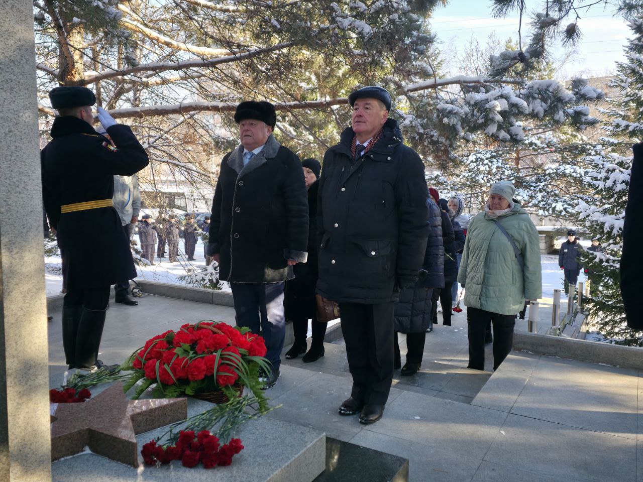 Начальник УМВД России по Хабаровскому краю принял участие в мероприятии в честь памяти погибших сотрудников органов внутренних дел Российской Федерации, при выполнении служебных обязанностей Начальник УМВД России по Хабаровскому краю принял участие в мероприятии в честь памяти погибших сотрудников органов внутренних дел Российской Федерации, при выполнении служебных обязанностей