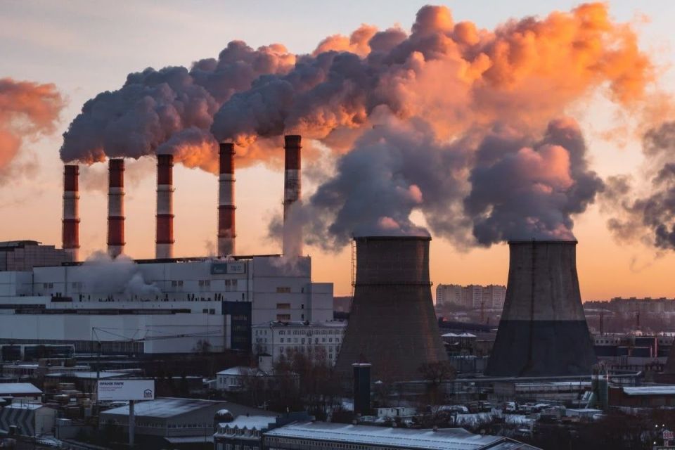 Почему молодёжь покидает заводы: тренды и реалии