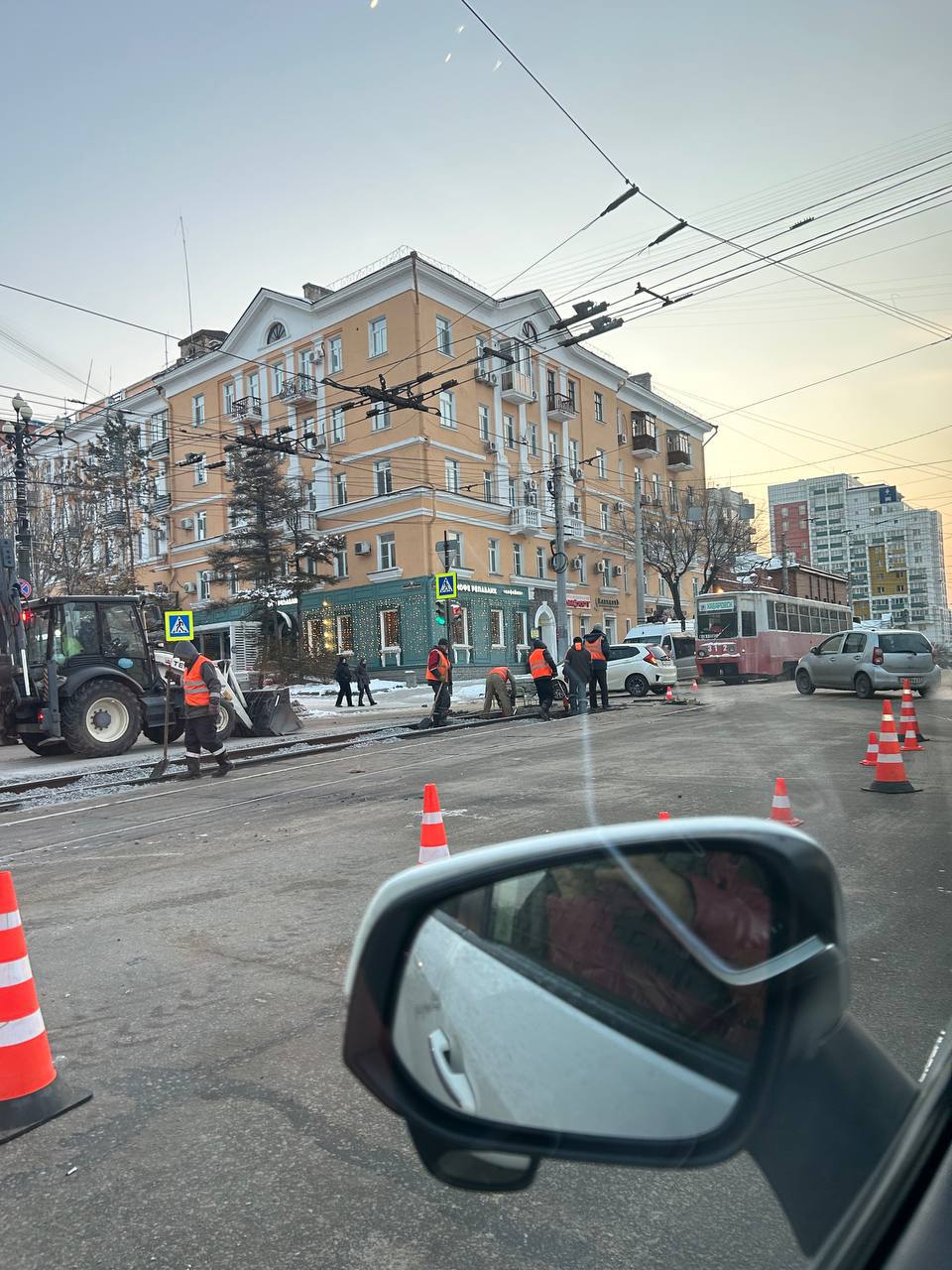 Небывалую утреннюю пробку в Хабаровске прокомментировали в администрации