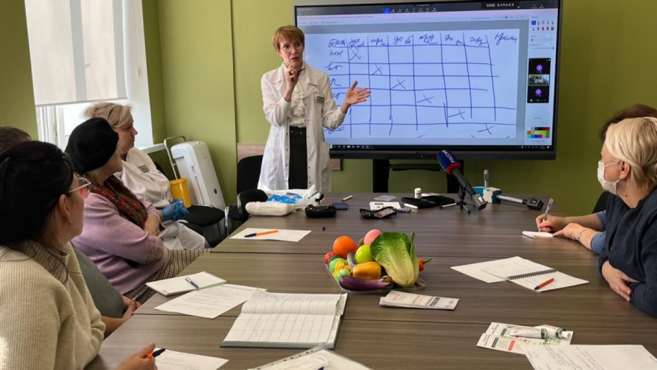 Более 2,3 тысячи пациентов прошли обучение в школах сахарного диабета в Хабаровском крае