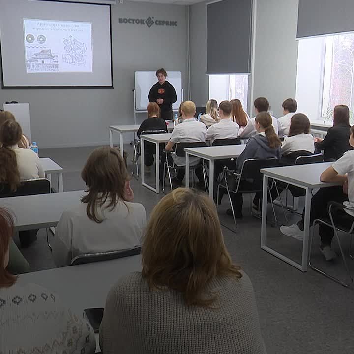 Школьникам из Дебальцево помогают выбрать профессию и сформировать карьерную траекторию