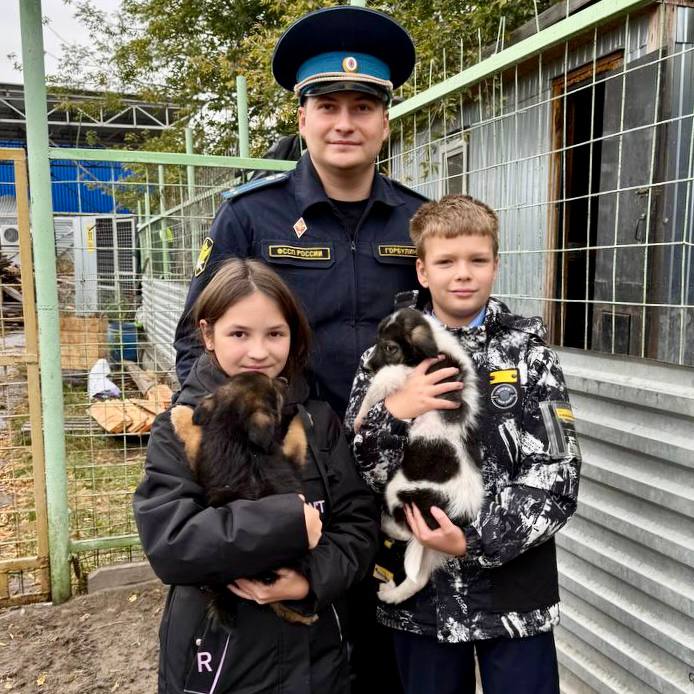 Во Всемирный день доброты хотим поделиться с вами историями судебных приставов, которые не только стоят на страже закона, но и вне службы помогают людям Во Всемирный день доброты хотим поделиться с вами историями судебных приставов, которые не только стоят на страже закона, но и вне службы помогают людям