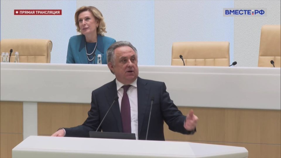 На 600-м заседании Совета Федерации задал вопрос генеральному директору ДОМ.РФ Виталию Мутко о расширении льготной программы обновления городского электрического транспорта для Хабаровского края