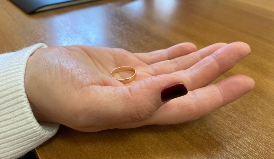 Взял чужое кольцо и сдал в ломбард: комсомольчанина будут судить за кражу