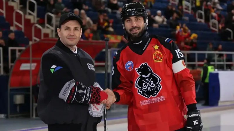 «Край болеет за вас!»: Дмитрий Демешин дал старт чемпионату России по хоккею с мячом в Хабаровске