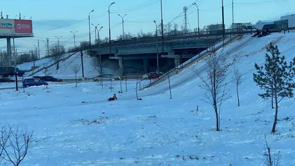 Детские зимние забавы на свежем воздухе полезны и увлекательны