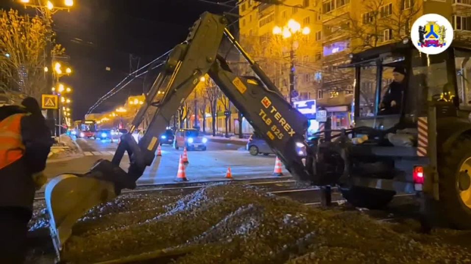 На перекрестке улиц Муравьева-Амурского и Шеронова обустроено новое покрытие для трамвайных путей, движение на этом участке открыто