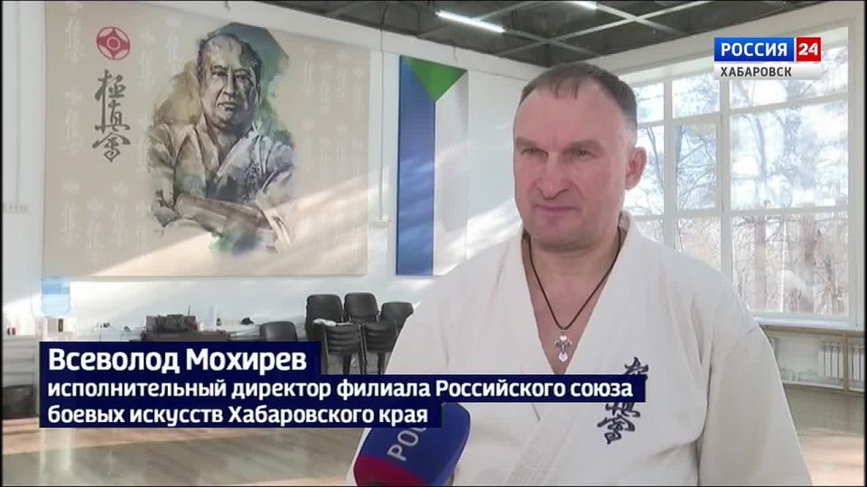 Смотрите в 21:10. Инструкторы Российского союза боевых искусств обучат курсантов центра «ВОИН»