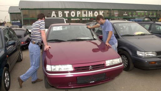 Автоэксперт дал совет, надо ли сейчас менять старый автомобиль на новый