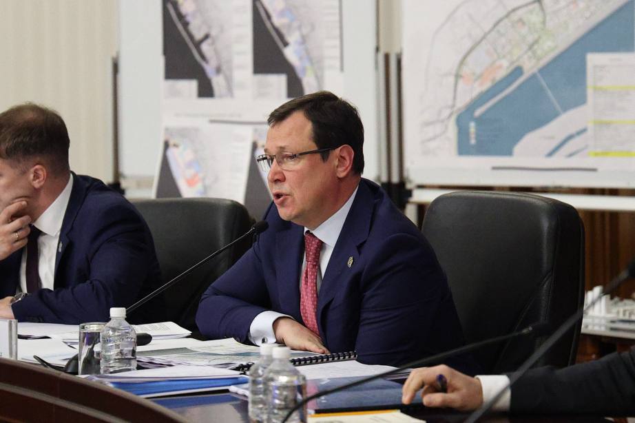 В Хабаровске обсудили создание финансово-делового центра «Хабаровск-Сити» В Хабаровске обсудили создание финансово-делового центра «Хабаровск-Сити»