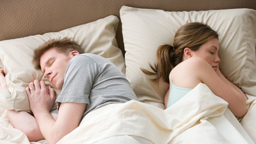 Можно и дома: простые правила, как стирать подушку без химчистки