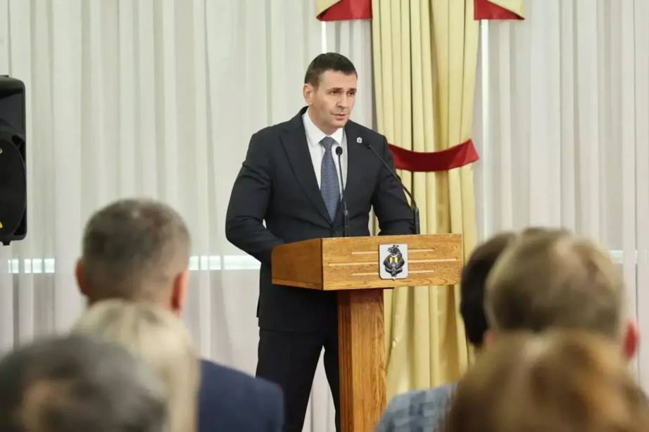 Губернатор Хабаровского края Дмитрий Демешин наградил лучших наставников в сфере труда