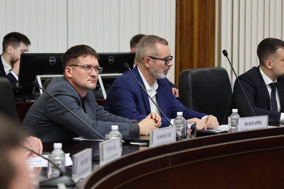 В Хабаровске обсудили создание финансово-делового центра «Хабаровск-Сити» В Хабаровске обсудили создание финансово-делового центра «Хабаровск-Сити»