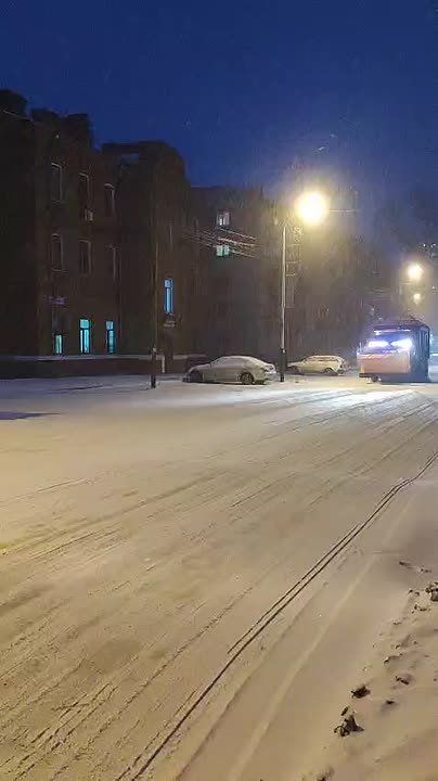 Сергей Кравчук: В Хабаровск пришел циклон. Для оперативного реагирования на непогоду и увеличения сил, задействованных в уборке, накануне поручил в городе ввести режим повышенной готовности