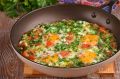 Всегда вкусная яичница: секреты сочного блюда для настоящих гурманов