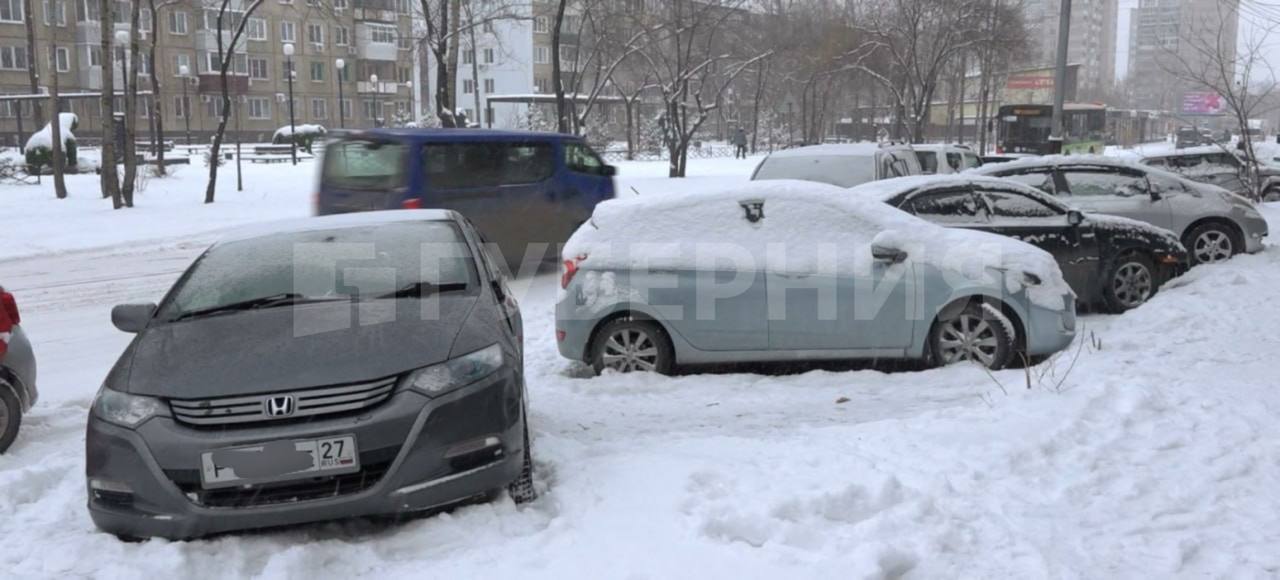 ДТП с участием пяти автомобилей произошло сегодня утром в Хабаровске Водитель на «Лэнд Крузере», двигаясь по улице Ворошилова, выехал на встречку, чтобы встать на парковку по левой стороне, но влетел в «Инсайт», а после его... ДТП с участием пяти автомобилей произошло сегодня утром в Хабаровске Водитель на «Лэнд Крузере», двигаясь по улице Ворошилова, выехал на встречку, чтобы встать на парковку по левой стороне, но влетел в «Инсайт», а после его...