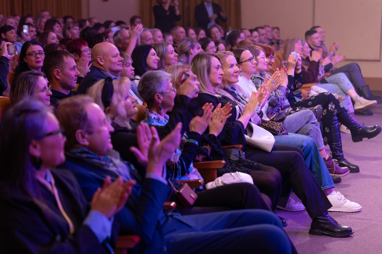 Ансамбль «Дальний Восток» Хабаровской филармонии успешно представил Хабаровский край в 5 регионах страны Ансамбль «Дальний Восток» Хабаровской филармонии успешно представил Хабаровский край в 5 регионах страны