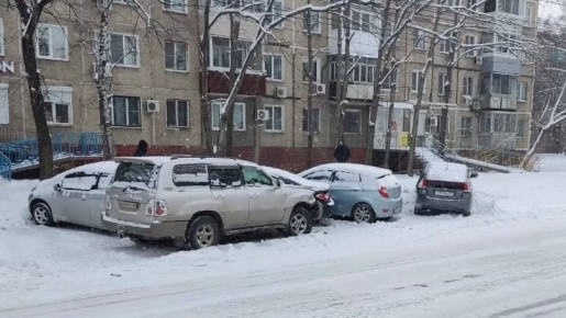По предварительным данным сегодня в городе Хабаровске в 09 часов 56 минут водитель, управляя транспортным средством «Toyota Land Cruiser» по ул. Ворошилова со стороны ул. Суворова, выехал на полосу дороги предназначенную для...
